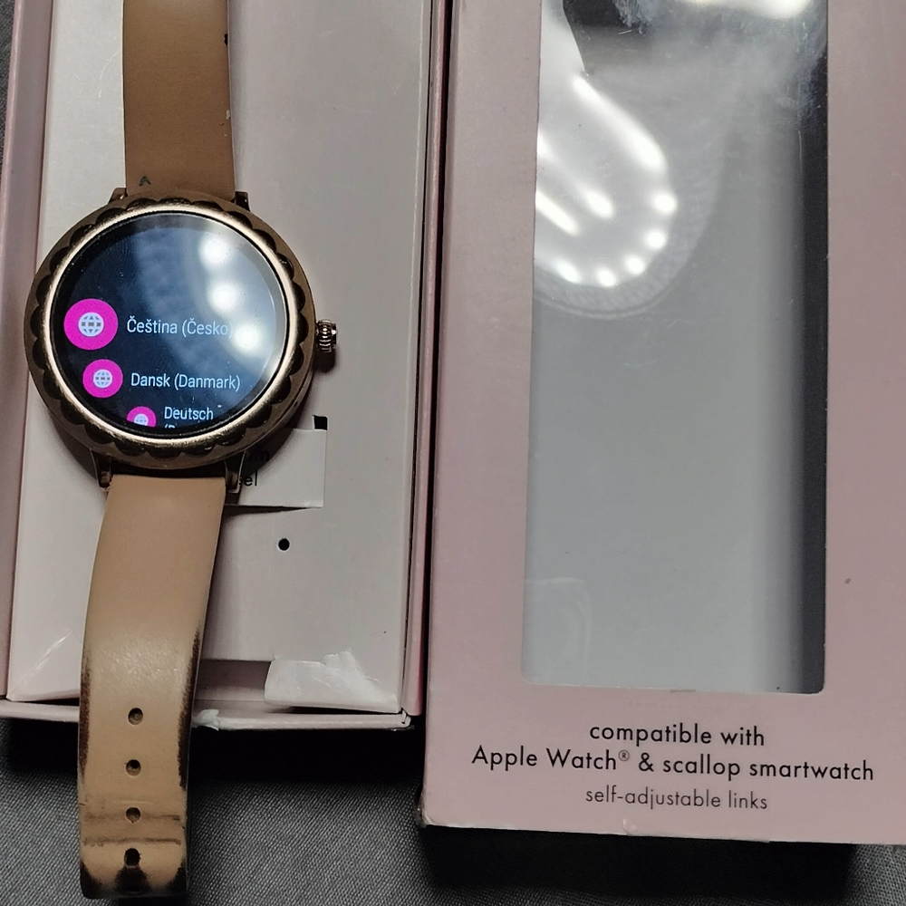 Kate Spade Scallop Smart watch